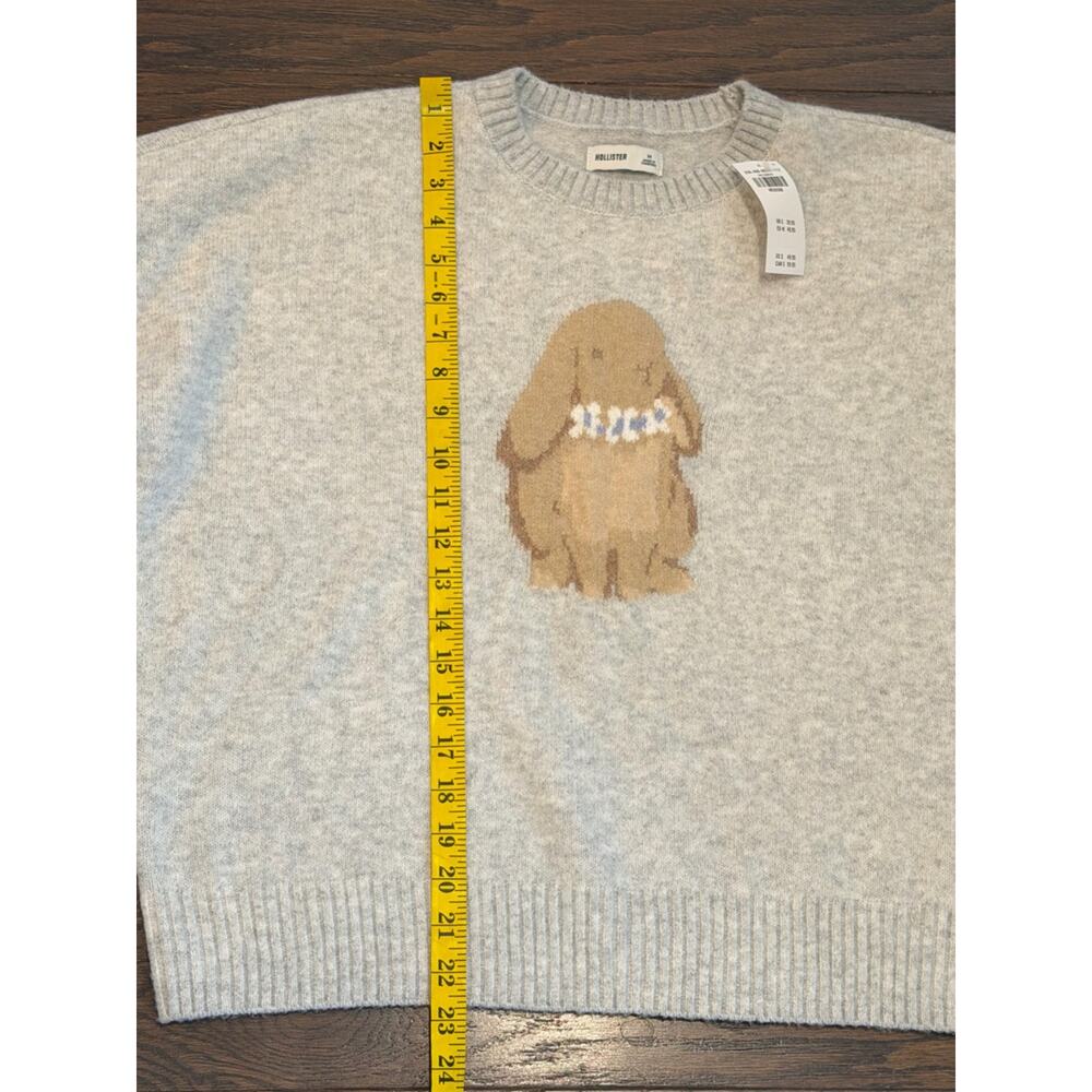 Hollister Bunny Graphic Sweater Light Gray Soft Knit Pullover Size Medium NWT - Picture 4 of 8